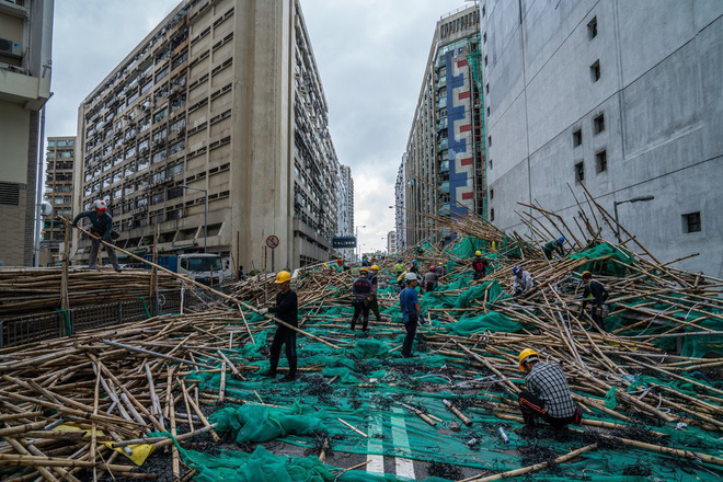 Những hình ảnh ghi lại sự ác liệt của Mangkhut - siêu bão mạnh nhất thế giới trong năm nay - Ảnh 6.