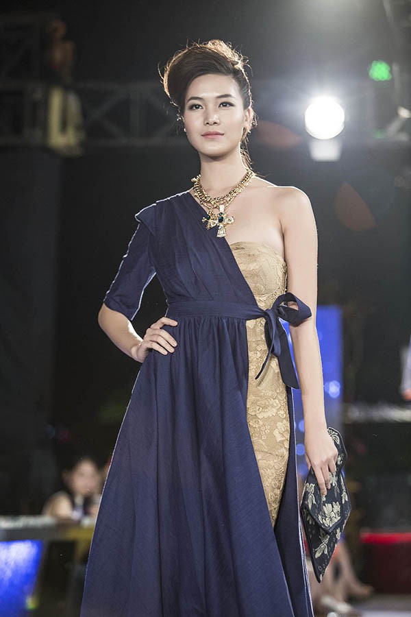 Đọ nhan sắc của 4 người đẹp đăng quang Hoa hậu Việt Nam năm 18 tuổi - Ảnh 11.