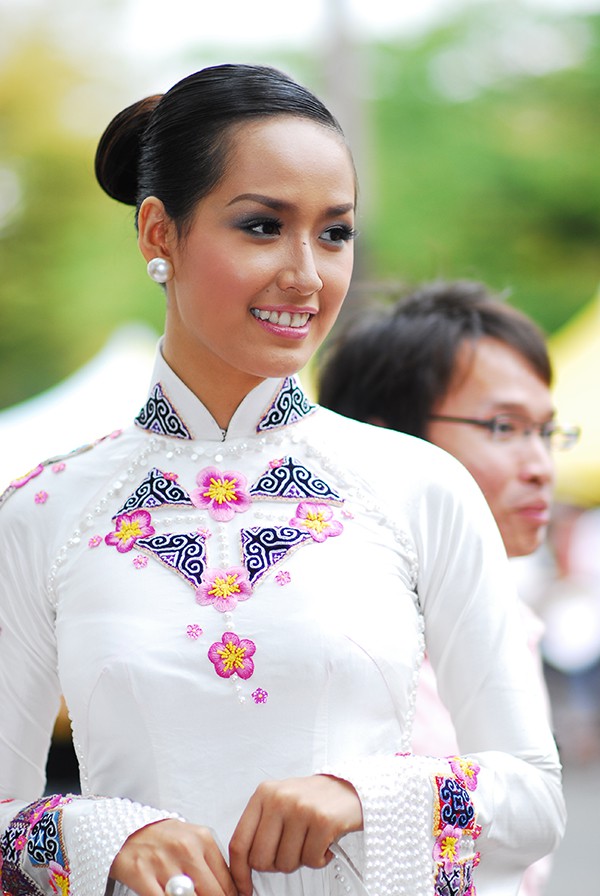 Đọ nhan sắc của 4 người đẹp đăng quang Hoa hậu Việt Nam năm 18 tuổi - Ảnh 4.
