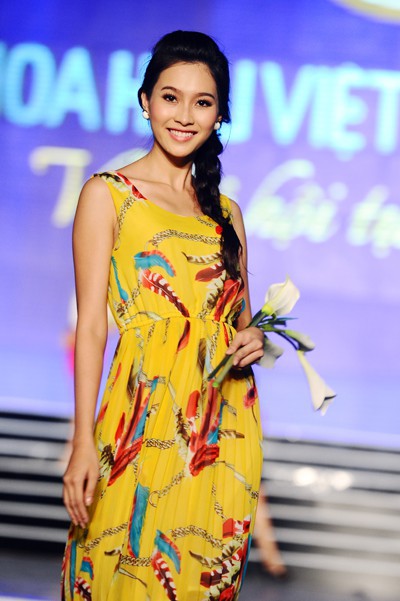 Hoa hậu Việt Nam ngày mới đăng quang: Người bị ném đá về nhan sắc, kẻ được cả truyền thông quốc tế tán dương - Ảnh 13.