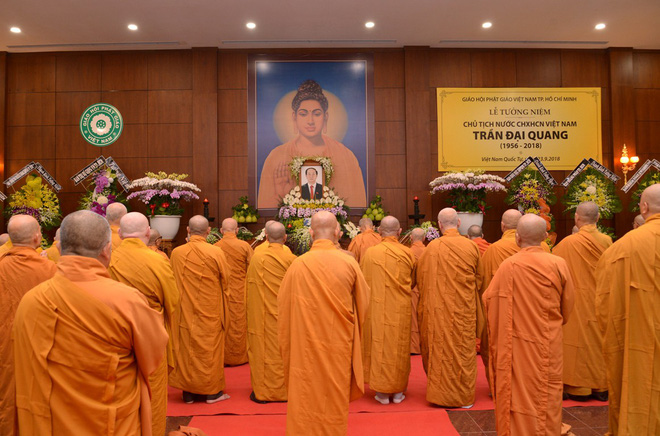 Tăng ni, phật tử TP HCM cầu nguyện, tưởng niệm Chủ tịch nước Trần Đại Quang - Ảnh 2. Tăng ni, phật tử TP HCM cầu nguyện, tưởng niệm Chủ tịch nước Trần Đại Quang 2
