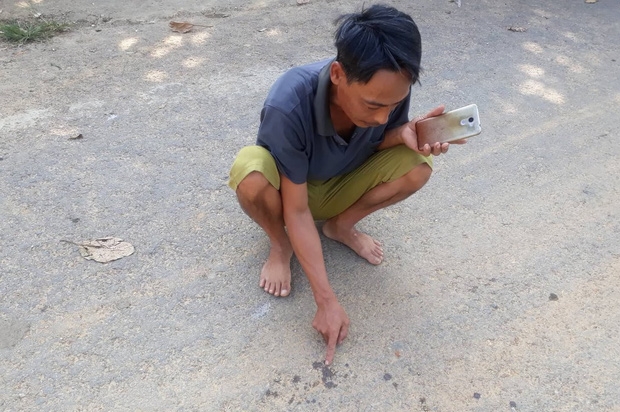 Vụ bé gái 10 tuổi bị cứa cổ ở Phú Thọ: Tôi hỏi cháu vì sao bị như vậy nhưng lúc đó cháu đã kiệt sức, không nói được nữa - Ảnh 3. Nhân chứng vụ bé gái 10 tuổi nghi bị bố sát hại: “Nghe tiếng kêu cứu thảm thiết, chạy ra hỏi thì cháu đã kiệt sức không nói được nữa” 3