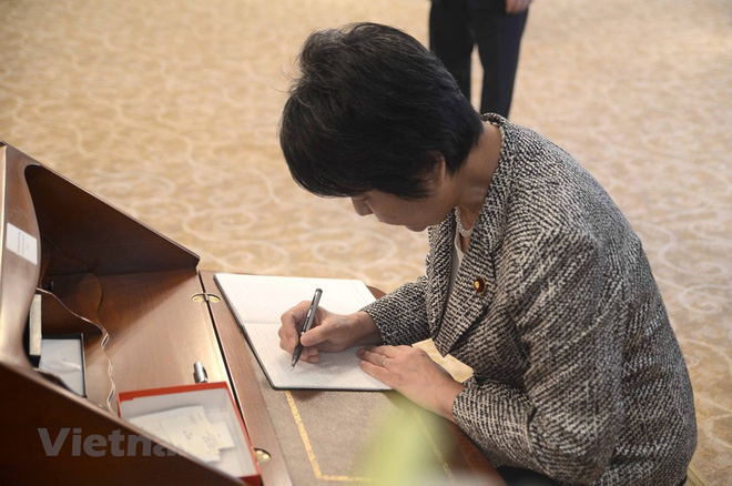 Thủ tướng Hàn Quốc ghi sổ tang: Chủ tịch nước Trần Đại Quang là nhà lãnh đạo cả thế giới tôn trọng - Ảnh 8.