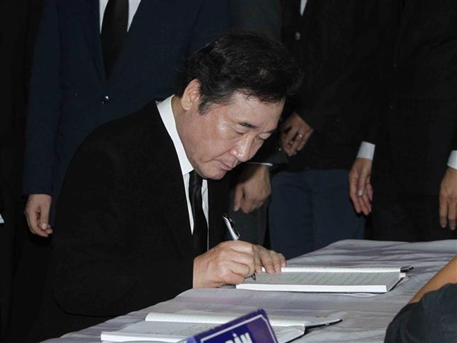 Thủ tướng Hàn Quốc ghi sổ tang: Chủ tịch nước Trần Đại Quang là nhà lãnh đạo cả thế giới tôn trọng - Ảnh 5.