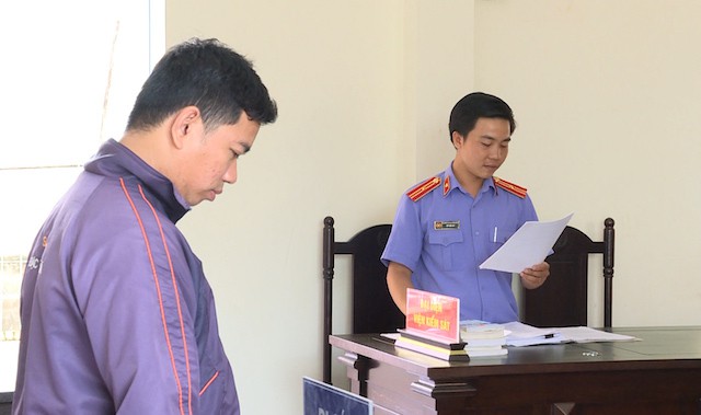 Lãnh án vì mua dâm rồi cưỡng hiếp nữ tiếp viên tuổi vị thành niên - Ảnh 1. Lãnh án vì 'mua dâm' rồi quay sang cưỡng hiếp nữ tiếp viên 14 tuổi 1