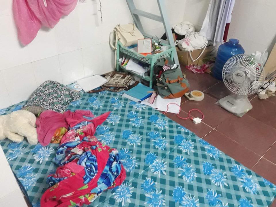 Sốc với bạn gái cùng phòng ở bẩn kinh hoàng, rác vứt bừa bãi từ phòng ở đến tận nhà vệ sinh, cô nàng đăng đàn xin cách trị 2 Sốc với bạn gái cùng phòng ở bẩn kinh hoàng, rác vứt bừa bãi từ phòng ở đến tận nhà vệ sinh, cô nàng đăng đàn xin cách trị 2