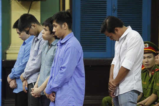 Xét xử cựu CSGT gọi giang hồ đánh chết người vi phạm ở Sài Gòn - Ảnh 1.
