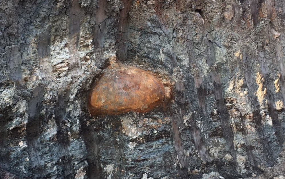 Hoảng hồn phát hiện quả bom 200kg trong mỏ đá ở Đắk Lắk 1