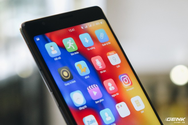 Trên tay & đánh giá nhanh Bphone 3 giá từ 6.99 triệu: Cuối cùng, người Việt đã có một chiếc smartphone đáng để tự hào - Ảnh 12. Trên tay & đánh giá nhanh Bphone 3 giá từ 6.99 triệu: Cuối cùng, người Việt đã có một chiếc smartphone đáng để tự hào 12
