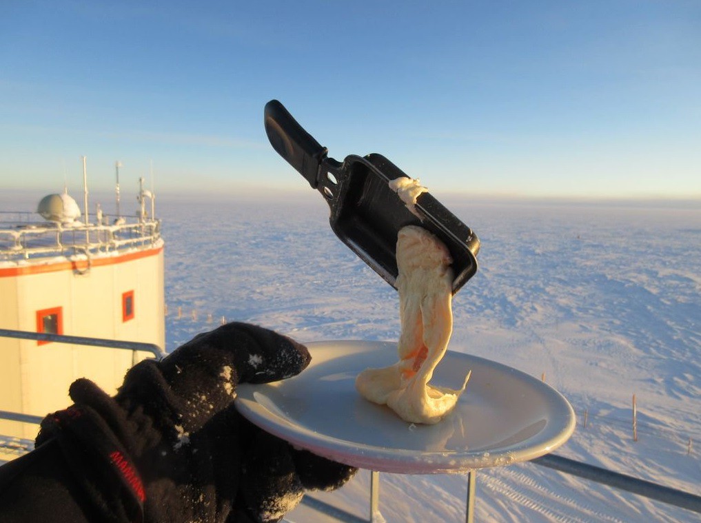 Điều gì sẽ xảy ra khi bạn nấu ăn ở Nam Cực với nhiệt độ ngoài trời là -70 độ C? - Ảnh 5.