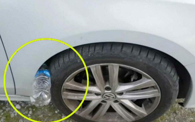 Chiêu thức trộm cắp xe ô tô vô cùng tinh vi chỉ với 1 chai nhựa, xem ngay để cảnh giác - ảnh 1 Hình ảnh Chiêu thức trộm cắp xe ô tô vô cùng tinh vi chỉ với 1 chai nhựa, xem ngay để cảnh giác số 1