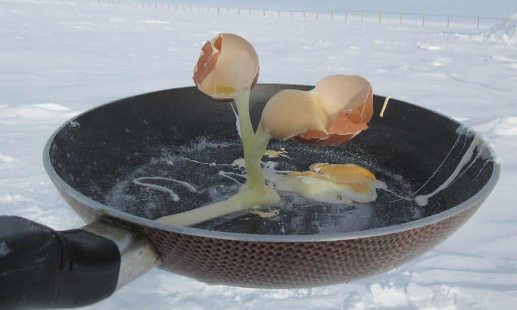 Điều gì sẽ xảy ra khi bạn nấu ăn ở Nam Cực với nhiệt độ ngoài trời là -70 độ C? - Ảnh 3.