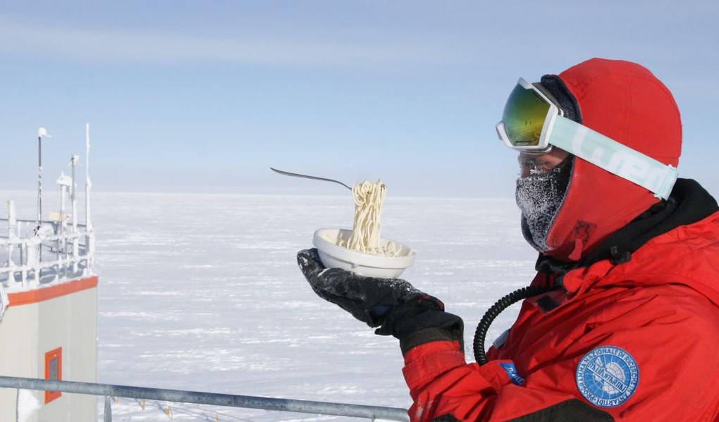 Điều gì sẽ xảy ra khi bạn nấu ăn ở Nam Cực với nhiệt độ ngoài trời là -70 độ C? - Ảnh 7.