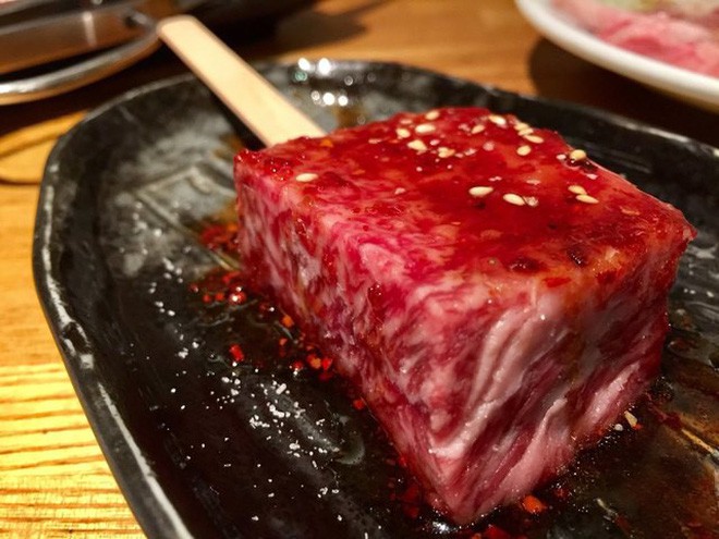 Cũng vẫn bán thịt bò nướng như nhiều chỗ nhưng tại sao cửa hàng tại Nhật này lại khiến cộng đồng mạng 'dậy sóng'? 12