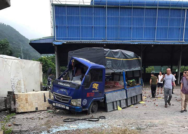 [NÓNG] 4 ô tô đâm liên hoàn ở Quảng Ninh khiến 4 người thương vong - Ảnh 2.