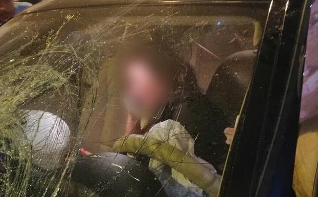 Hai nạn nhân bị nữ tài xế xe BMW tông trúng tại Hàng Xanh nguy kịch, hôn mê sâu - Ảnh 8.