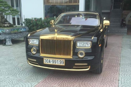 Choáng với Rolls-Royce Phantom rồng vàng 35 tỷ bất ngờ xuất hiện ở Hải Phòng - Ảnh 1.