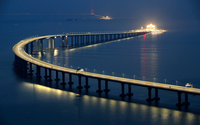 24h qua ảnh: Trung Quốc hoàn thành cây cầu vượt biển dài nhất thế giới 3
