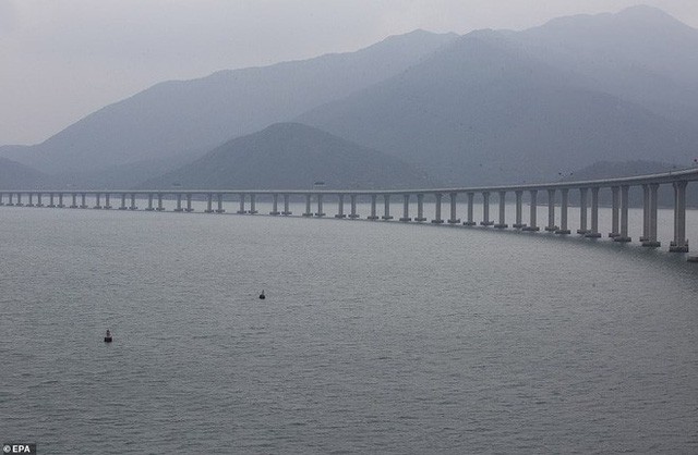 Chiêm ngưỡng cầu vượt biển dài nhất thế giới: 55km, 18 tỷ USD kinh phí tại Trung Quốc - Ảnh 11.