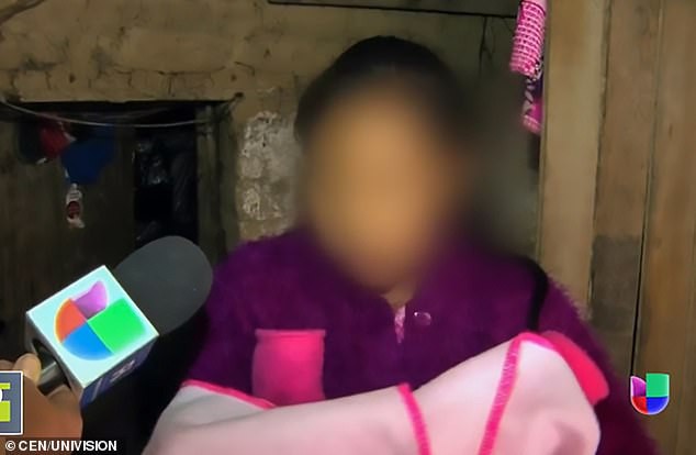 Bé gái 13 tuổi bị cưỡng hiếp rồi mang bầu mà không biết, đến khi sinh con lại thêm một lần choáng váng - Ảnh 2.