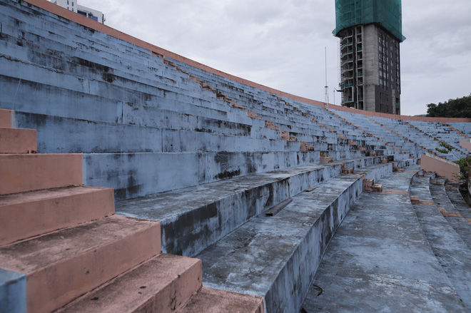 Cảnh hoang phế bên trong sân vận động Chi Lăng sau 8 năm được gả cho Phạm Công Danh - Ảnh 7.