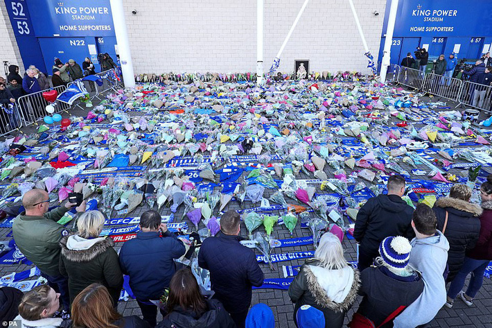 Leicester City đưa ra tuyên bố chính thức về tỉ phú Thái Lan Vichai Srivaddhanaprabha - Ảnh 2.