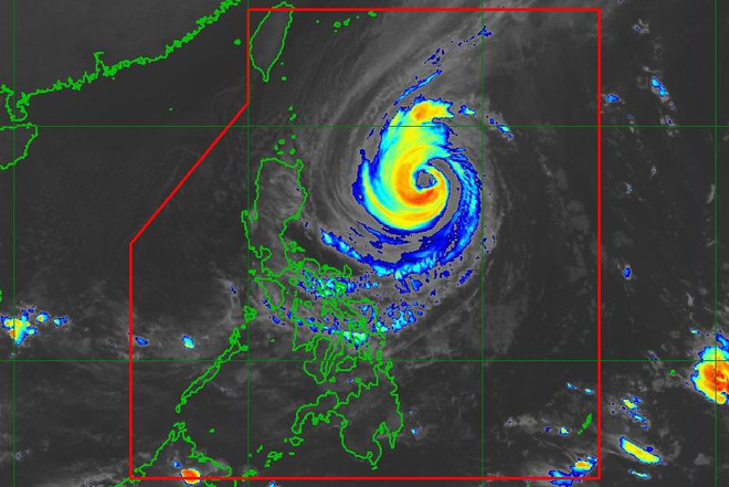 Siêu bão mạnh nhất 2018 sắp đổ bộ Philippines, đường kính lên đến 600km - dự báo mới nhất - Ảnh 4.