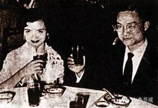 Cuộc đời đẫm bi kịch của tác gia võ hiệp Kim Dung: Vợ phản bội, con trai tự sát ở tuổi 19 2 Cuộc đời đẫm bi kịch của tác gia võ hiệp Kim Dung: Vợ phản bội, con trai tự sát ở tuổi 19 2