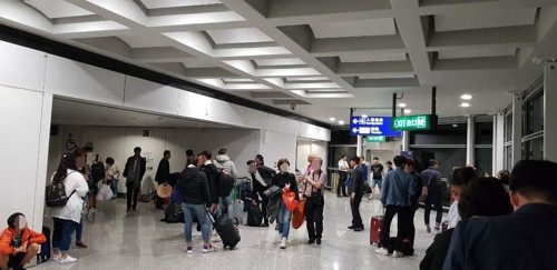 Hãng hàng không Vietjet thông tin về chuyến bay chở gần 200 hành khách đi Hàn Quốc đột ngột hạ cánh ở Hồng Kông - Ảnh 1.