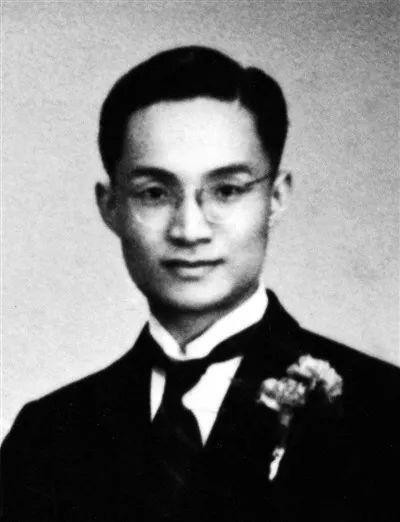 Cuộc đời của minh chủ võ lâm Kim Dung - trí óc thiên tài đã xây dựng nên một vũ trụ võ hiệp độc nhất vô nhị - Ảnh 1. Cuộc đời của minh chủ võ lâm Kim Dung - trí óc thiên tài đã xây dựng nên một vũ trụ võ hiệp độc nhất vô nhị - Ảnh 1.