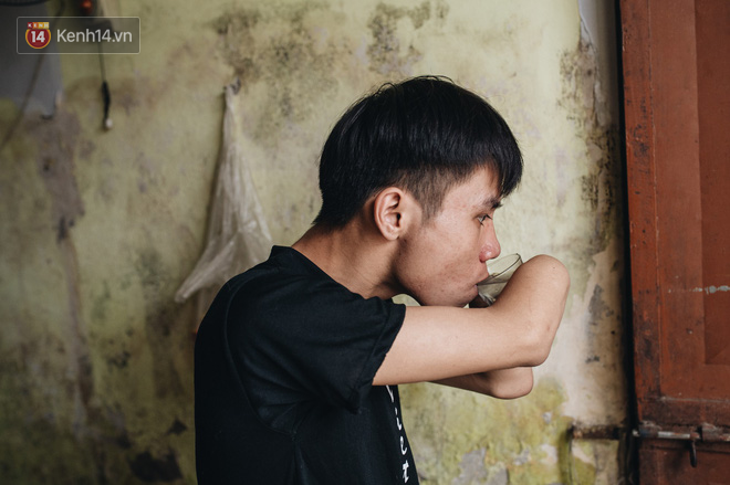Chàng sinh viên Hà Nội mất 2 cánh tay trước ngày thi đại học: Còn sống thì sống cho đáng, mọi chuyện rồi sẽ tốt lên - Ảnh 11.