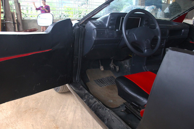 Cận cảnh siêu xe mui trần Lamborghini chờ ngày rước dâu được chế từ xe đồng nát của 9X Hà Tĩnh - Ảnh 17. Cận cảnh 'siêu xe mui trần Lamborghini' chờ ngày rước dâu được chế từ xe đồng nát của 9X Hà Tĩnh 17