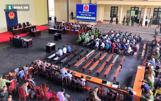 Cựu tướng Phan Văn Vĩnh liên tục bóp trán, lộ vẻ mệt mỏi trước phút khai nhầm - Ảnh 7. Cựu tướng Phan Văn Vĩnh liên tục bóp trán, lộ vẻ mệt mỏi trước phút khai nhầm 6