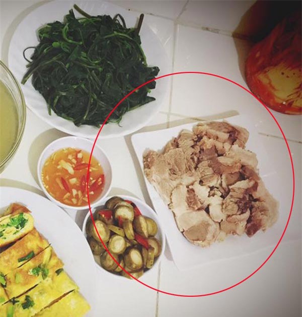 Những mâm cơm đề huề lắm món nhưng chủ nhân khai giá chỉ loanh quanh 30 nghìn, dân tình rôm rả bàn tán thực hư - Ảnh 11. Những mâm cơm đề huề lắm món nhưng chủ nhân khai giá chỉ loanh quanh 30 nghìn, dân tình rôm rả bàn tán thực hư 11