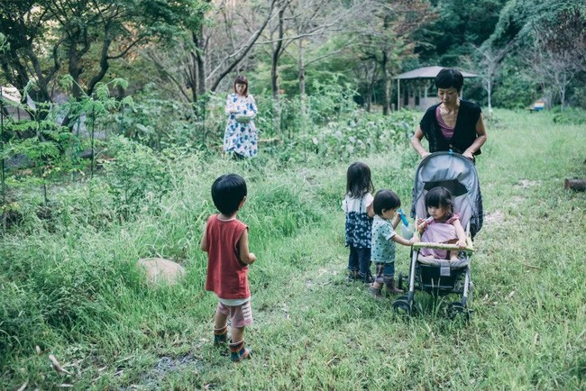 Ngôi nhà yên bình ẩn mình bên núi luôn rộn ràng tiếng cười của người chồng lấy hai vợ và có 6 đứa con ở Nhật - Ảnh 10.