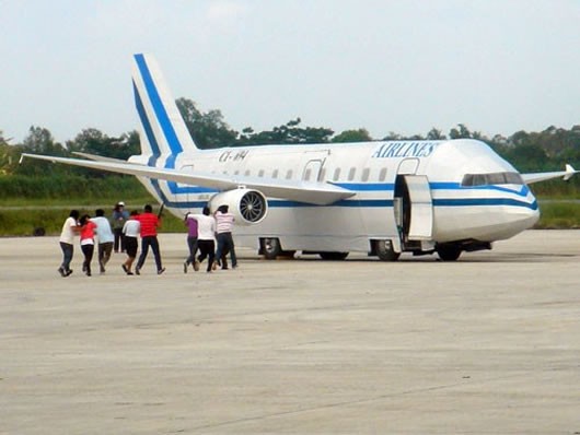 Vụ cướp từng gây chấn động ở Đà Nẵng: Không tặc điên cuồng bắn phá máy bay, nhảy xuống từ không trung để tẩu thoát - Ảnh 2. Vụ cướp từng gây chấn động ở Đà Nẵng: Không tặc điên cuồng bắn phá máy bay, nhảy xuống từ không trung để tẩu thoát 1