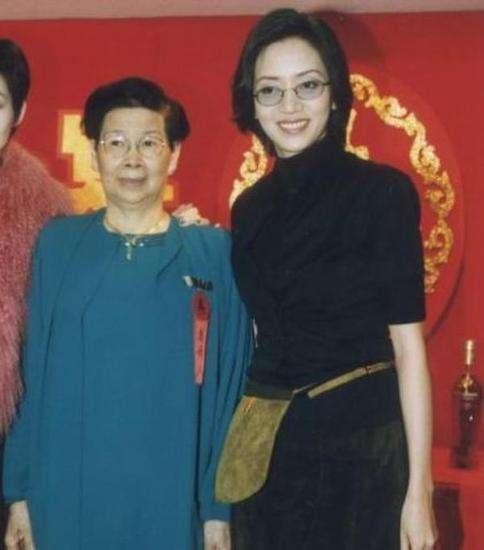 15 năm sau cái chết diva Mai Diễm Phương, mẹ già 95 tuổi vẫn bòn rút tài sản của con gái 2