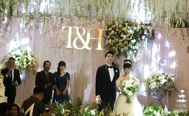 Hình ảnh hiếm hoi trong đám cưới Trương Nam Thành và bạn gái doanh nhân lớn tuổi 3