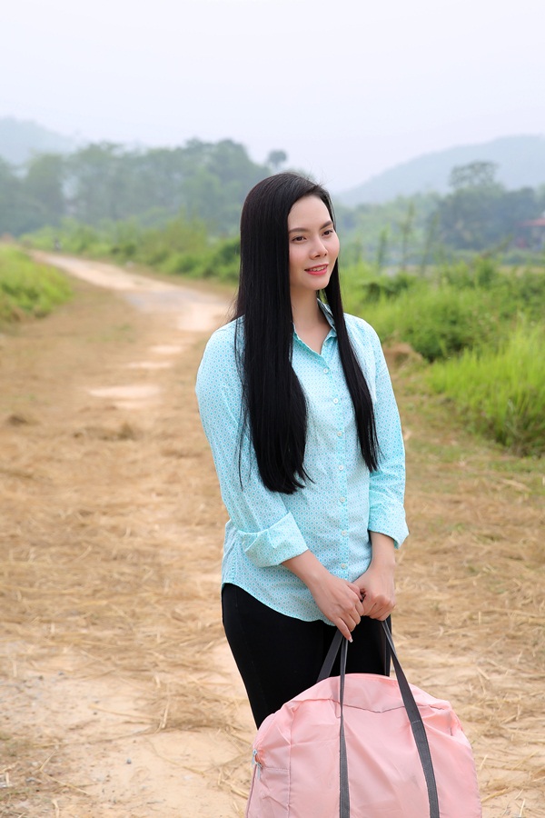 Lương Nguyệt Anh hoá thôn nữ hái chè xinh đẹp trong phim ca nhạc mới 3