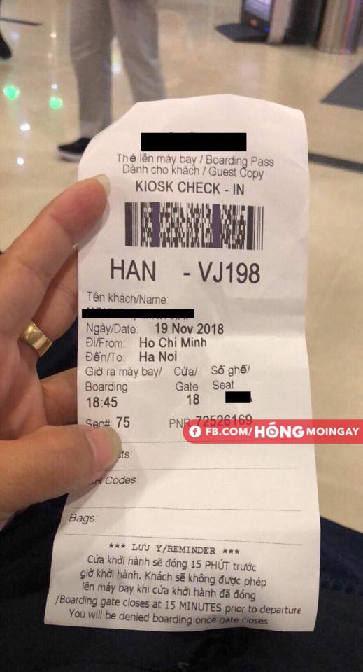 Hành khách đồng loạt vào 'tư thế an toàn' trên chuyến bay Vietjet nghi gặp sự cố phải bay vòng trên trời rồi quay lại Tân Sơn Nhất 4