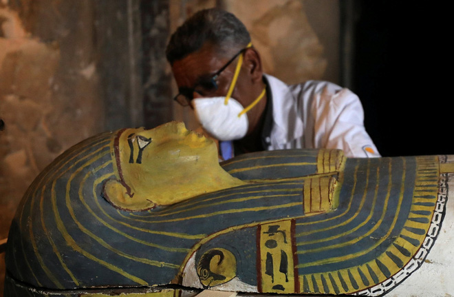 Ai Cập lần đầu mở quan tài 3.000 năm trước truyền thông: Bất ngờ với thứ bên trong! 1