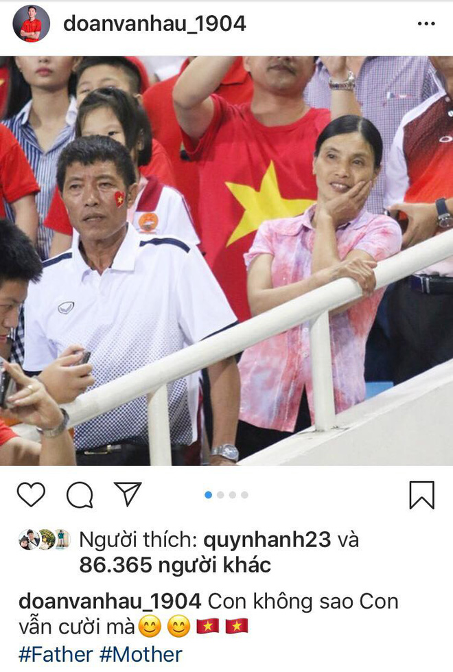 Trước giờ sang Malaysia, các cầu thủ Việt Nam đăng ảnh gây bão MXH 2