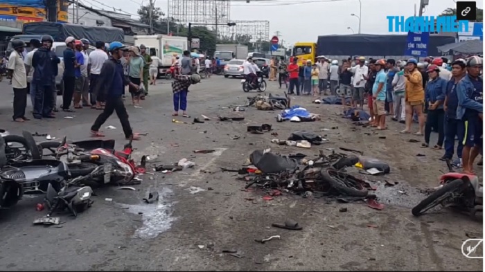 Vụ xe contaiter gây tai nạn thảm khốc ở Long An: Còn nhiều người đang bị thương rất nặng 1