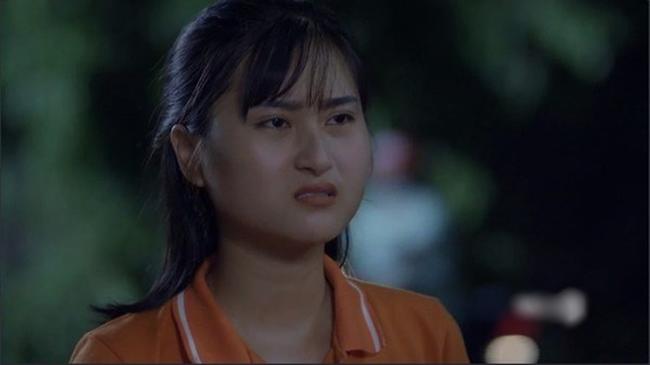 Ngỡ ngàng cảnh bạn gái tiền vệ Huy Hùng ĐT Việt Nam bị bắt vì gian lận 1