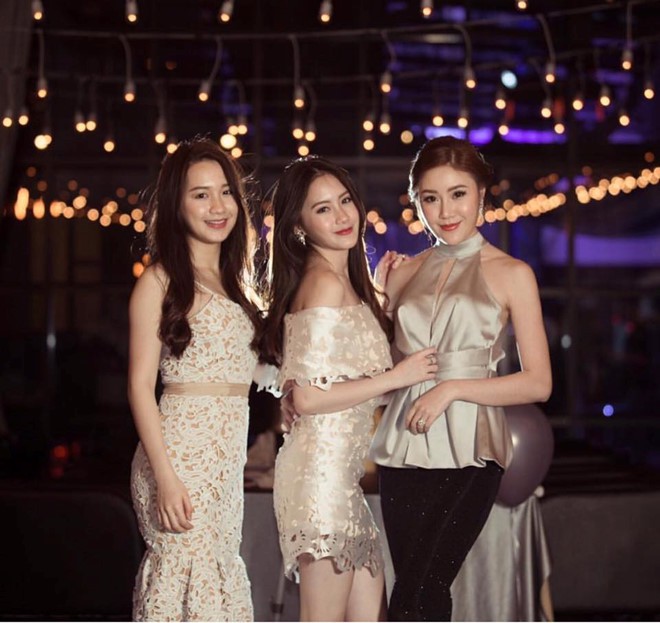 Nhan sắc gợi cảm của đệ nhất hot girl Lào vừa về Việt Nam ăn Tết, đăng ảnh check-in gây sốt - ảnh 14 Nhan sắc gợi cảm của đệ nhất hot girl Lào vừa về Việt Nam ăn Tết, đăng ảnh check-in gây sốt - Ảnh 14.