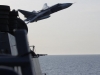 Video: Chiến đấu cơ Su-24 của Nga áp sát tàu chiến Mỹ