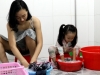 Kênh YouTube Việt dùng hình ảnh phụ nữ làm việc nhà hớ hênh để kiếm quảng cáo gây bức xúc