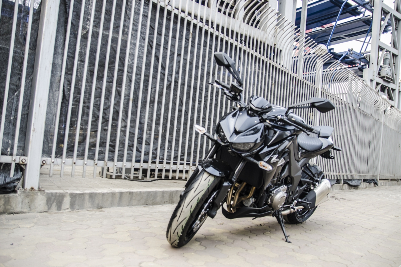Cận cảnh Kawasaki Z1000 2015 Black Edition tại Hà Nội