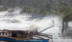 Bão Hagupit: Nam Miền Trung chuẩn bị hứng bão số 5 giật cấp 11