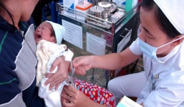 Cách chăm sóc trẻ khi tiêm vaccine
